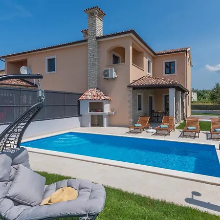 Casa de Férias Two Bedroom Family House Danica Babici