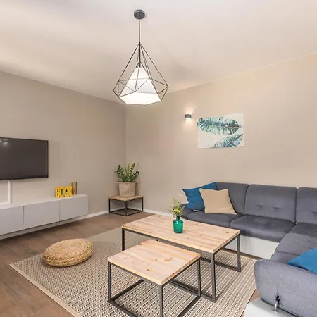 Vakantiehuis Two Bedroom Family House Danica *
