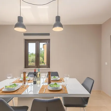 Two Bedroom Family House Danica Holiday home