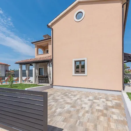 Two Bedroom Family House Danica Holiday home