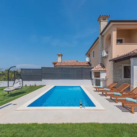 Vakantiehuis Two Bedroom Family House Danica Babici
