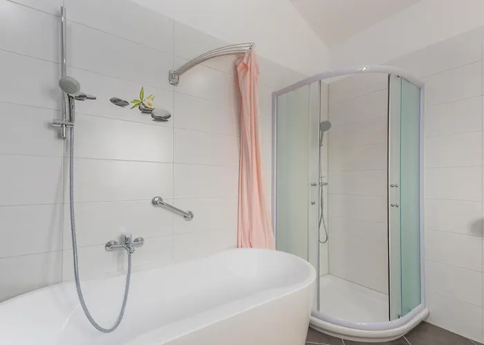 Vikendica Two Bedroom Family House Danica