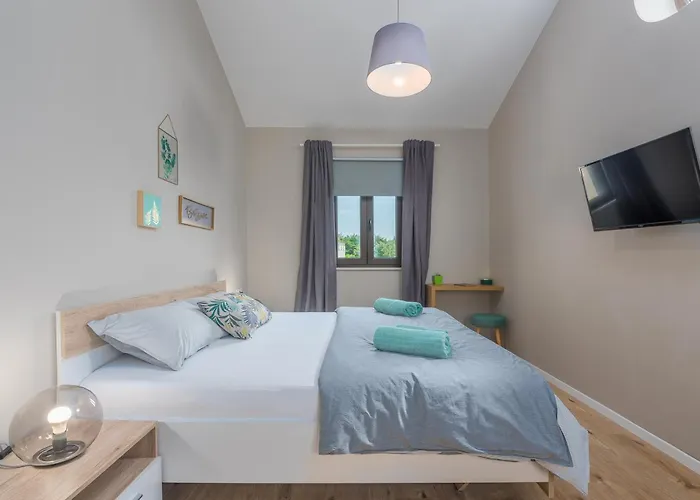 Vikendica Two Bedroom Family House Danica *