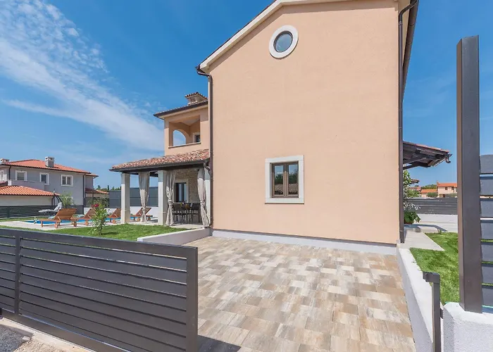 Two Bedroom Family House Danica Vikendica