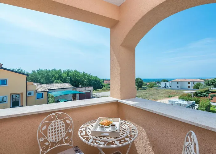 Two Bedroom Family House Danica Babici