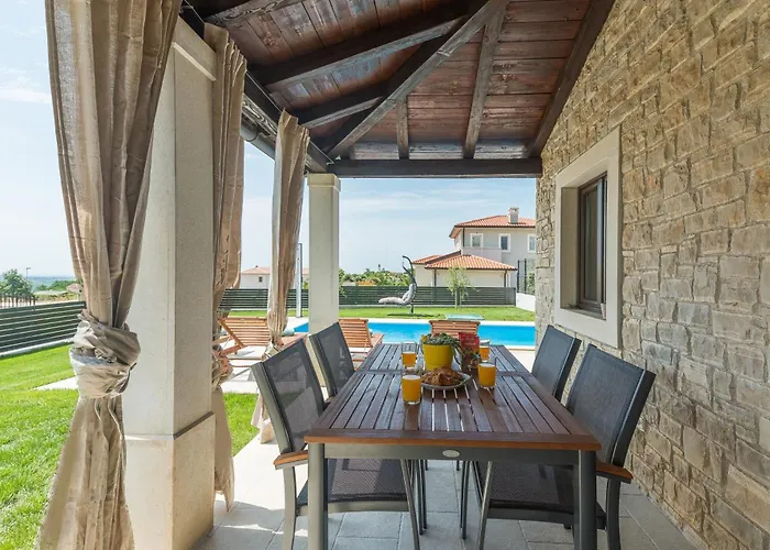 Vikendica Two Bedroom Family House Danica